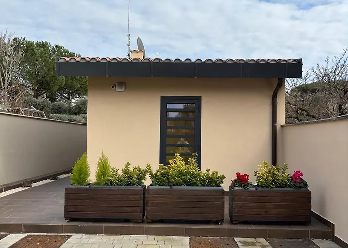 Villino Ancillotto With Garden And Parking Motorcycle Space Roma